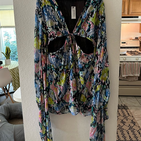 Floral Metallic Flare Sleeve Dress - Picture 5 of 5